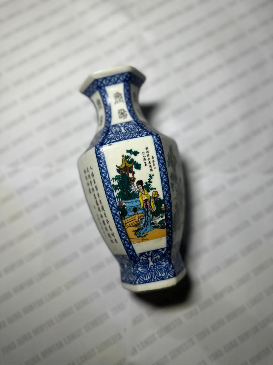 Vas Keramik Hexagonal Klasik - Motif Lukisan Wanita & Kaligrafi Oriental